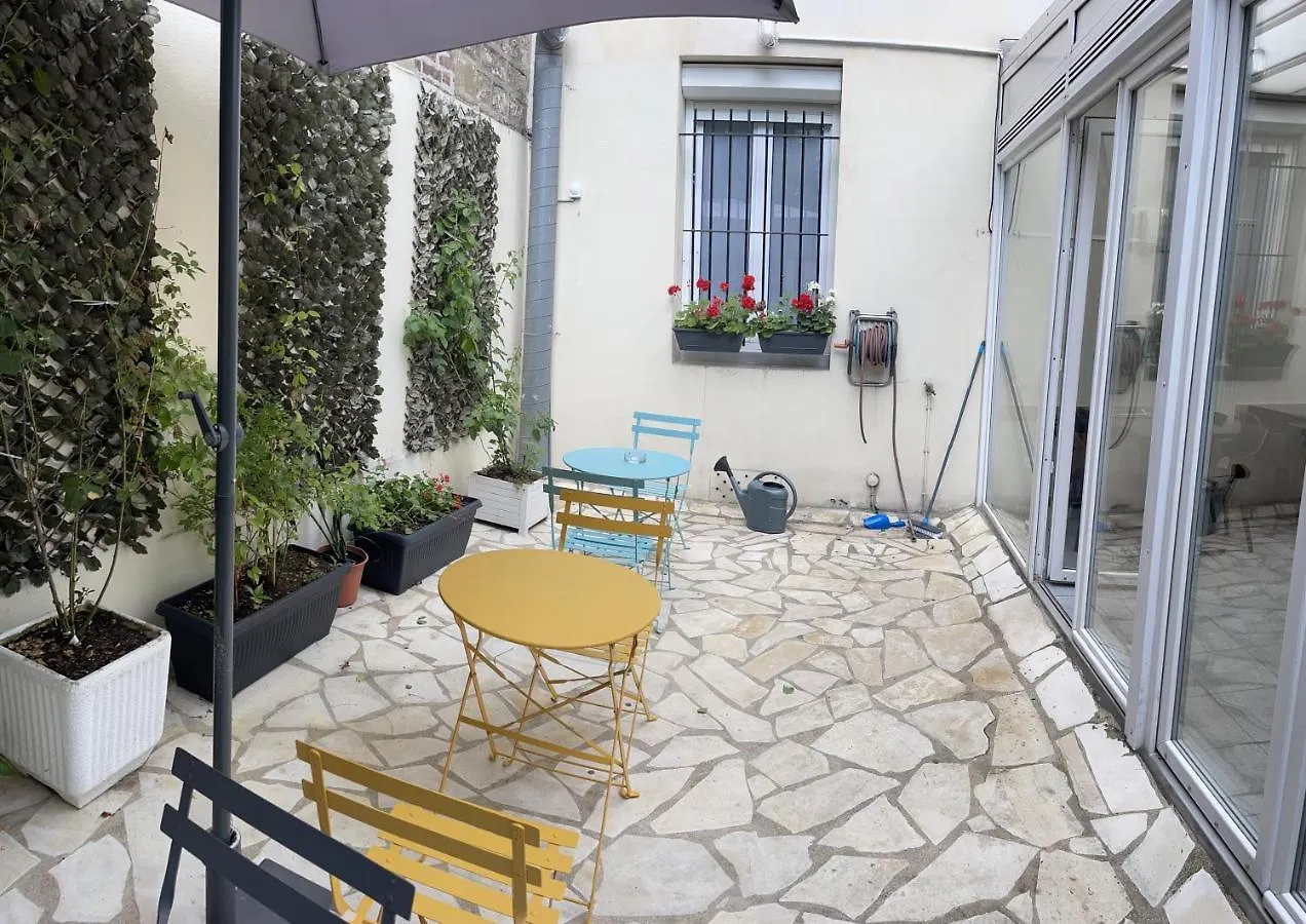 Hipotel Lilas Gambetta Parigi